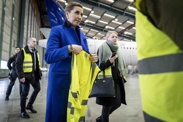 Prime Minister Mette Frederiksen S in connection with the Prime Minister and party leaders from support parties visiting Copenhagen Airport, Thursday 20 January 2022, Kastrup Denmark Copyright: RitzauxScanpix MadsxClausxRasmussenx 102 spdk20220120-164902-L