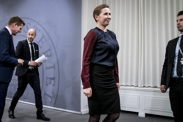 Prime Minister Mette Frederiksen S, Minister of Health Magnus Heunicke S and Director of the National Board of Health Soeren Brostroem after a press conference on the corona situation in the Mirror Room in the Prime Ministers Office, Wednesday 26 January 2022, Copenhagen Denmark  Copyright: RitzauxScanpix MadsxClausxRasmussenx cop104 spdk20220126-210958-L