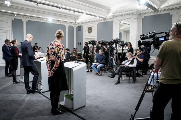 Prime Minister Mette Frederiksen S, Minister of Health Magnus Heunicke S, academic director of the Statens Serum Institut Tyra Grove Krause and director of the National Board of Health Soeren Brostroem during a press conference on the corona situation in the Mirror Room in the Prime Ministers Office, Wednesday 26 January 2022, Copenhagen Denmark  Copyright: RitzauxScanpix MadsxClausxRasmussenx cop104 spdk20220126-212824-L