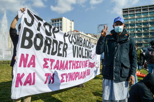 Greece: Protest against migrant pushbacks and border violence in Athens A migrant from Pakistan reacts as he stands next to a banner that reads: Stop pushbacks and border violence . Hundreds of protesters marched through central Athens Sunday in protest at what they claim are Greece s pushbacks of migrants and refugees at the border with Turkey. Athens Greece Copyright: DimitrisxAspiotis