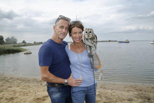 Gerit Kling with Husband Tungsten Becker and Tawny Owl Paulchen Reiter Break at Nepperminer fish palace Usedom Cross Country traditional Schleppjagd on 7 September 2019 at Usedom Copyright: x