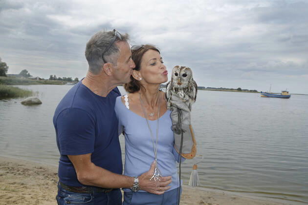 Gerit Kling with Husband Tungsten Becker and Tawny Owl Paulchen Reiter Break at Nepperminer fish palace Usedom Cross Country traditional Schleppjagd on 7 September 2019 at Usedom Copyright: x