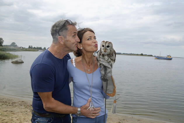Gerit Kling with Husband Tungsten Becker and Tawny Owl Paulchen Reiter Break at Nepperminer fish palace Usedom Cross Country traditional Schleppjagd on 7 September 2019 at Usedom Copyright: x