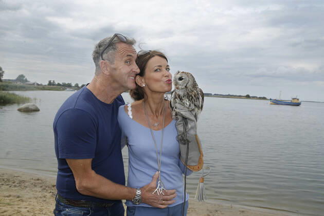 Gerit Kling with Husband Tungsten Becker and Tawny Owl Paulchen Reiter Break at Nepperminer fish palace Usedom Cross Country traditional Schleppjagd on 7 September 2019 at Usedom Copyright: x