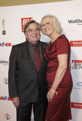 Elmar Wepper with Wife Anita at the 13 award Ceremony the Golden Picture the Woman at Stage Operetta House on 23 October 2019 in Hamburg Copyright: xVISTAPRESSx xWenzel