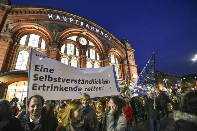 Demo Bremen shows face Demo against right-wing violence Bremen shows face