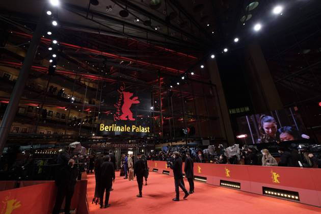 Germany: Berlinale 2022 Red Carpet before Prize Gala at Berlinale 2022 Berlin Berlin Germany Copyright: BeataxSiewicz