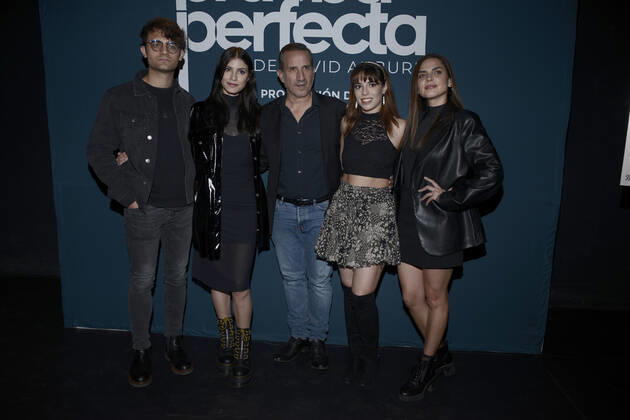 Prueba Perfecta Theater Press Conference MEXICO CITY, MEXICO - FEB 17, 2022: (L-R) German Bracco, Barbara Lopez, Plutarco Haza, Arantza Ruiz, Estefania Hinojosa pose for photos during the press conference of the Prueba Perfecta theater play at Foro Shakespeare. On February 17, 2022 in Mexico City, Mexico. (Photo by Carlos Tischler Eyepix Group) Copyright: xCarlosxTischlerx xEyepixxGroupx EYEPIX_CT_17022022_56031