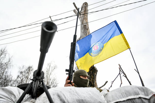 Ukraine Konflikt, Historie News Bilder des Tages Ukraine, Militärisches Ausbildungslager in Saporischschja ZAPORIZHZHIA REGION, UKRAINE - FEBRUARY 18, 2022 - The shooting drills are underway at the base of the Separate Territorial Defence Battalion of Zaporizhzhia, Zaporizhzhia Region, southeastern Ukraine. Drills of Territorial Defence reservists in Zaporizhzhia Region  Copyright: xDmytroxSmolyenkox