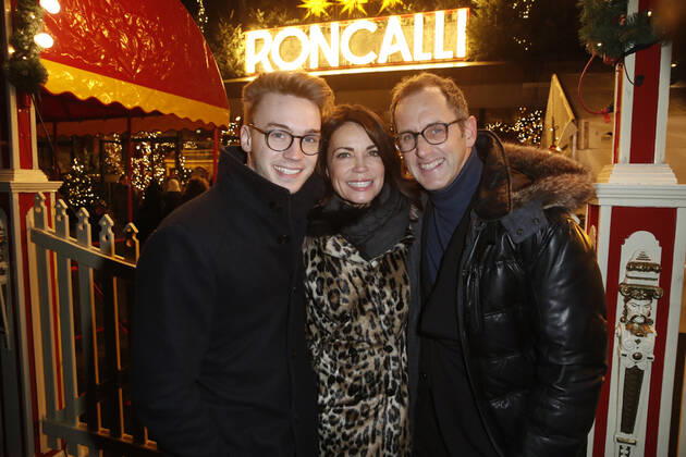 Gerit Kling with Husband Tungsten Becker and Son Leon Premiere from 14 Roncalli Christmas Circus on 16 December 2017 at Tempodrom in Berlin Copyright: xVISTAPRESSx xG.xChlebarov
