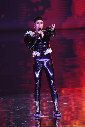 EUROVISION AUSTRALIA FINAL, Montaigne performs during the Eurovision Australia Decides 2022 final at the Gold Coast Convention and Exhibition Centre on the Gold Coast, Saturday, February 26, 2022. ( NO ARCHIVING, EDITORIAL USE ONLY, NO USE IN BOOKS WITHOUT CONSENT GOLD COAST QLD AUSTRALIA  Copyright: xDARRENxENGLANDx 20220226001628323435