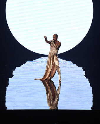 EUROVISION AUSTRALIA FINAL, Seann Miley Moore is seen performing the song My Body during the Eurovision Australia Decides 2022 final at the Gold Coast Convention and Exhibition Centre on the Gold Coast, Saturday, February 26, 2022. ( NO ARCHIVING, EDITORIAL USE ONLY, NO USE IN BOOKS WITHOUT CONSENT GOLD COAST QLD AUSTRALIA Copyright: xDARRENxENGLANDx 20220226001628329752