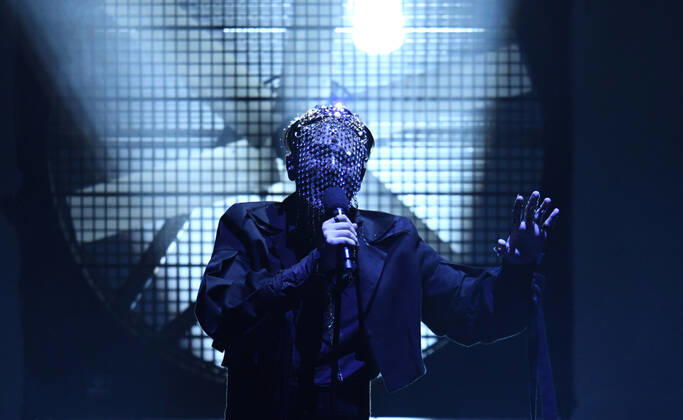 EUROVISION AUSTRALIA FINAL, Sheldon Riley is seen performing the song Not The Same during the Eurovision Australia Decides 2022 final at the Gold Coast Convention and Exhibition Centre on the Gold Coast, Saturday, February 26, 2022. Sheldon Riley has been named as the winner of Eurovision Australia Decides 2022. ( NO ARCHIVING, EDITORIAL USE ONLY, NO USE IN BOOKS WITHOUT CONSENT GOLD COAST QLD AUSTRALIA Copyright: xDARRENxENGLANDx 20220226001628349820