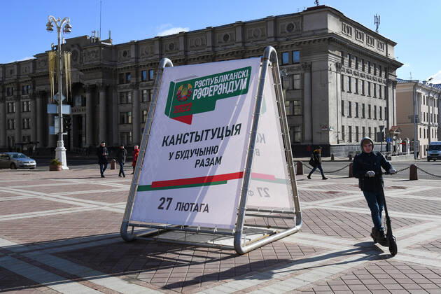 Belarus Constitutional Referendum 8127113 26.02.2022 Banners with the information about the voting in a referendum on amendments to the Belorussian constitution are pictured in Minsk, Belarus. Early voting takes place from February 22 to 26. The main voting day for the referendum is the 27th of February. Alexandr Kryazhev Sputnik Minsk Belarus  Copyright: xAlexandrxKryazhevx