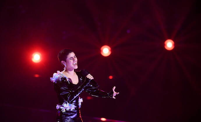 EUROVISION AUSTRALIA FINAL, Montaigne performs during the Eurovision Australia Decides 2022 final at the Gold Coast Convention and Exhibition Centre on the Gold Coast, Saturday, February 26, 2022. ( NO ARCHIVING, EDITORIAL USE ONLY, NO USE IN BOOKS WITHOUT CONSENT GOLD COAST QLD AUSTRALIA  Copyright: xDARRENxENGLANDx 20220227001628415013