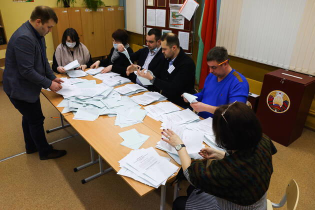 MINSK, BELARUS â€“ FEBRUARY 27, 2022: Election commission staff count votes after the 2022 Belarusian constitutional referendum at polling station No 50. In August 2020, mass protests erupted in major cities across Belarus after the results of the 2020 Belarusian presidential election were announced. Belarusian President Lukashenko announced plans for amendments to the constitution and his readiness to redistribute presidential powers to the other branches of government. Peter Kovalev TASS  TS125A14