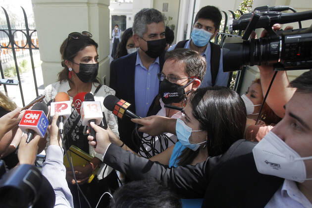Santiago, February 28, 2022 Representatives of the Radical Party are photographed upon their arrival at the command of President-elect Jonnathan Oyarzun Aton Chile, Santiago Chile Aton 586174  Copyright: JONNATHANxOYARZUN ATONxCHILE