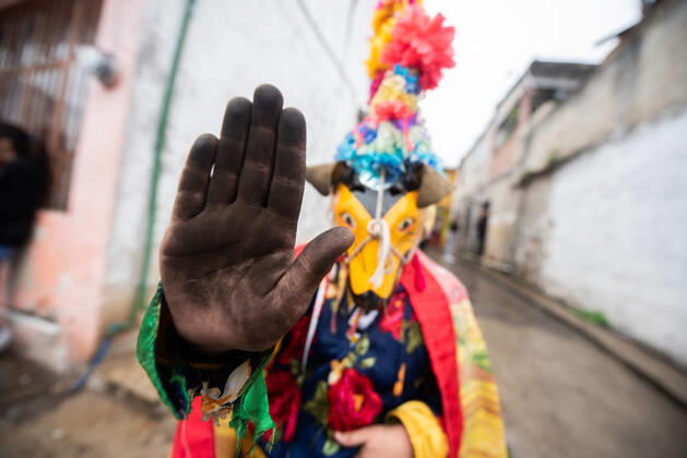 February 28, 2022: Residents of the town of Alto Tio Diego celebrate the traditional Afro-Mexican carnival. In this carnival, the residents usually wear wooden masks in the form of animals such as cows, bulls, horses and other costumes. This is a tradition that has been celebrated since the colonial era of Mexico - ZUMAqp1_ 20220228_zip_qp1_004 Copyright: xHectorxAdolfoxQuintanarxPerezx