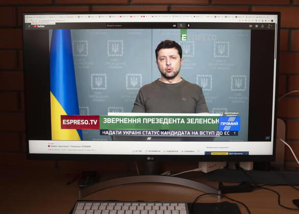 March 2, 2022, Kiev, Ukraine: President Volodymyr Zelensky delivers an urgent televised address to the Ukrainian nation. He accuses Russia of attacking Babin Yar, a mass grave site for Jews who died during the Holocaust. He stresses that the aggressor is waging a war to destroy Ukraine, destroying its cities and villages, civilian infrastructure and committing war crimes. Kiev Ukraine - ZUMAs197 20220302_zaa_s197_029 Copyright: xIgorxGolovniovx