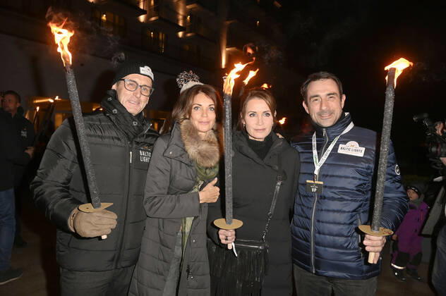 Gerit Kling with husband Wolfram Becker and Anja Kling with husband Oliver Haas at the Official Opening of the Baltic Lights 2022 with Torch Relay at the Alex Strandbar Heringsdorf, 04 03 2022 Foto:xF.xKernx xFuturexImage
