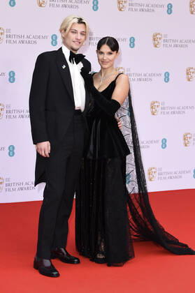 Jake Bongiovi and Millie Bobby Brown at the BAFTA Film Awards 2022 75th British Academy Film Awards at the Royal Albert Hall London, 13 03 2022. Foto:xS.xVasx xFuturexImage