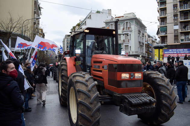 Greece: Farmers protest against an increase in production costs Farmers in Greece hold tractor rally in front of the Ministry of Agricultural Development protesting against an increase in production costs. Athens Greece Copyright: DimitrisxAspiotis