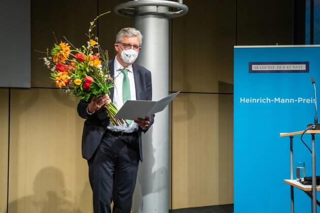Reading Heinrich Mann Prize 2022 to Lothar Müller Welcome Ingo Schulze Laudatio Jutta Person Speech of thanks Lothar Müller Reading from texts by Heinrich Mann Johanna Polley Congratulations Ingo Schulze and Jörg Feßmann at the Academy of Arts Berlin Sun, 27 03 2022