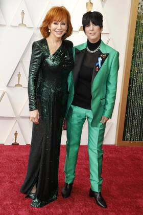 March 27, 2022, Los Angeles, CA, USA: LOS ANGELES - MAR 27: Reba McEntire, Diane Warren at the 94th Academy Awards at Dolby Theater on March 27, 2022 in Los Angeles, CA Los Angeles USA - ZUMAb170 20220327_zap_b170_287 Copyright: xKayxBlakex