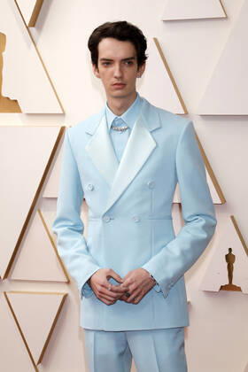 March 27, 2022, Los Angeles, CA, USA: LOS ANGELES - MAR 27: Kodi Smit-McPhee at the 94th Academy Awards at Dolby Theater on March 27, 2022 in Los Angeles, CA Los Angeles USA - ZUMAnc22 20220327_zaa_nc22_318 Copyright: xKathyxHutchinsx