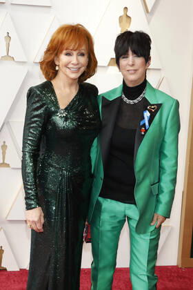 March 27, 2022, Los Angeles, CA, USA: LOS ANGELES - MAR 27: Reba McEntire, Diane Warren at the 94th Academy Awards at Dolby Theater on March 27, 2022 in Los Angeles, CA Los Angeles USA - ZUMAnc22 20220327_zaa_nc22_363 Copyright: xKathyxHutchinsx