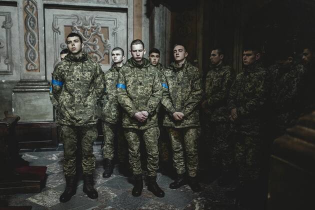 Funeral of Oleg Yashchishin, Kirilo Vishivaniy, Sergey Melnik and Rostislav Romanchuk in the Jesuit Church of St Peter and Paul, the four officers were killed in a Russian missile attack two days earlier in a military camp near the border with Poland in Yavoriv, at least 35 people died, Lviv, Ukraine, Europe Copyright: imageBROKER/FlorianxBachmeier iblfba08195358