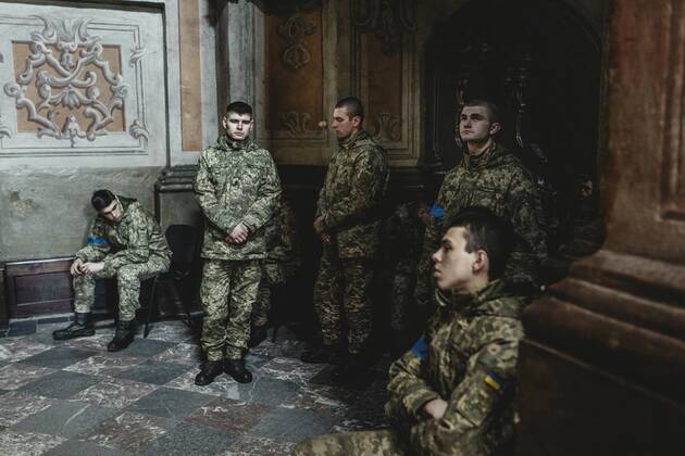 Funeral of Oleg Yashchishin, Kirilo Vishivaniy, Sergey Melnik and Rostislav Romanchuk in the Jesuit Church of St Peter and Paul, the four officers were killed in a Russian missile attack two days earlier in a military camp near the border with Poland in Yavoriv, at least 35 people died, Lviv, Ukraine, Europe Copyright: imageBROKER/FlorianxBachmeier iblfba08195360