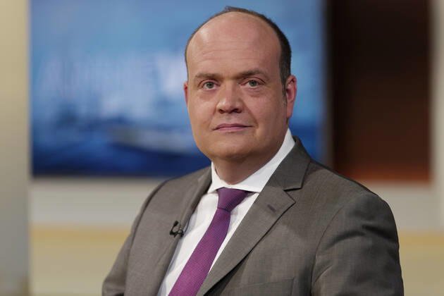 Robin Alexander on Anne Will 2022 03 30, Germany, Berlin Robin Alexander, deputy editor-in-chief Die Welt and book author, guest on Anne Will on Ersten Deutsches Fernsehen Topic of ARD political talk show Dispute over Russian oil and gas Should Germany stop imports immediately
