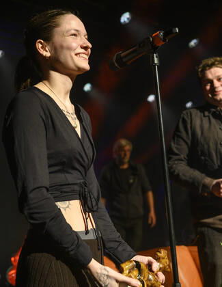 Selma Judith receives the award as the vocalist of the year at the Steppe Wolf 2022 award ceremony at the Bremen Theater in Copenhagen on Sunday 3 April 2022 The Steppe Wolf is an award which since February 2003 has been awarded by the Association of Danish Music Critics, Copenhagen  Copyright: TorbenxChristensen TorbenxChristensenx COP10519 spdk20220404-000112-L
