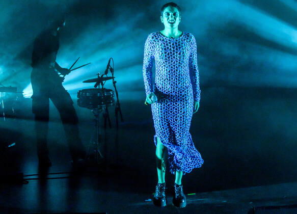 Honduran Danish Julie Pavon on stage at the Steppe Wolf 2022 award ceremony at the Bremen Theater in Copenhagen on Sunday 3 April 2022 The Steppe Wolf is an award that has been awarded since February 2003 by the Association of Danish Music Critics, Copenhagen  Copyright: TorbenxChristensen TorbenxChristensenx COP10519 spdk20220404-013202-L