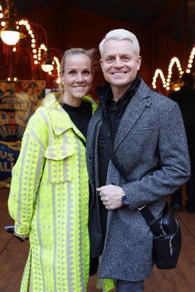 Presenter Guido Cantz and wife Kerstin Ricker arrive at the Cologne premiere of Circus Theater Roncalli at Neumarkt Cologne, 07 04 2022 NRW Germany Copyright: xChristophxHardtx