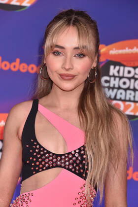 SANTA MONICA, CA - APRIL 9: Sabrina Carpenter at the 2022 Nickelodeon Kids Choice Awards at the Barker Hangar in Santa Monica, California on April 9, 2022. Copyright: xJeffreyxMayer JTMPhotosx