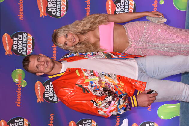 SANTA MONICA, CA - APRIL 9: Rob Gronkowski and Camille Kostek at the 2022 Nickelodeon Kids Choice Awards at the Barker Hangar in Santa Monica, California on April 9, 2022. Copyright: xJeffreyxMayer JTMPhotosx