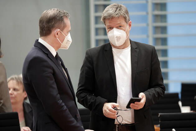 Volker Wissing, Federal Minister for Digital Affairs and Transport, FDP, Robert Habeck, Federal Minister for Economics and Climate Protection, Buendnis 90 Die Gruenen, 15 Cabinet meeting, DEU, Berlin, 13 04 2022