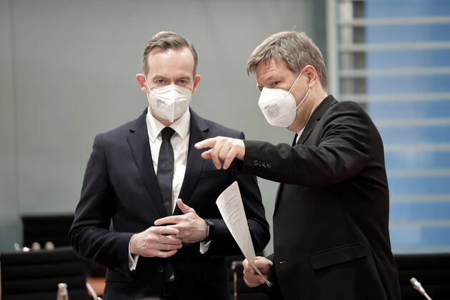 Volker Wissing, Federal Minister for Digital Affairs and Transport, FDP, Robert Habeck, Federal Minister for Economics and Climate Protection, Buendnis 90 Die Gruenen, 15 Cabinet meeting, DEU, Berlin, 13 04 2022