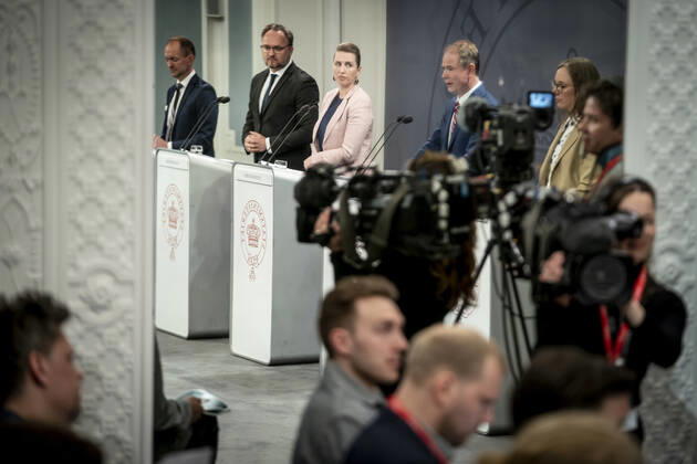 Prime Minister Mette Frederiksen S, Minister of Finance Nicolai Wammen S, Minister of Taxation Jeppe Bruus S, Minister of Climate and Energy Dan Joergensen S and Minister of the Environment Lea Wermelin S during a press conference on the governments reform proposal Denmark can Copyright: RitzauxScanpix MadsxClausxRasmussenx COP10604 spdk20220419-104231-L