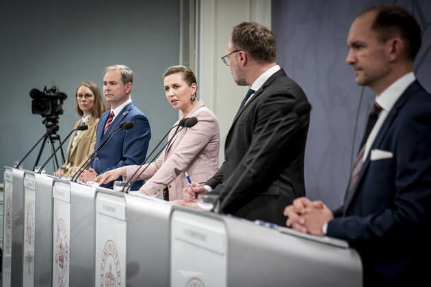 Prime Minister Mette Frederiksen S, Minister of Finance Nicolai Wammen S, Minister of Taxation Jeppe Bruus S, Minister of Climate and Energy Dan Joergensen S and Minister of the Environment Lea Wermelin S during a press conference on the governments reform proposal Denmark can Copyright: RitzauxScanpix MadsxClausxRasmussenx COP10604 spdk20220419-113238-L