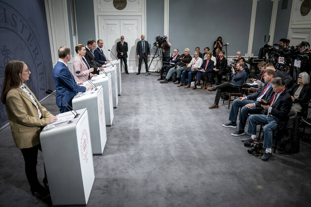 Prime Minister Mette Frederiksen S, Minister of Finance Nicolai Wammen S, Minister of Taxation Jeppe Bruus S, Minister of Climate and Energy Dan Joergensen S and Minister of the Environment Lea Wermelin S during a press conference on the governments reform proposal Denmark can Copyright: RitzauxScanpix MadsxClausxRasmussenx COP10604 spdk20220419-115125-L