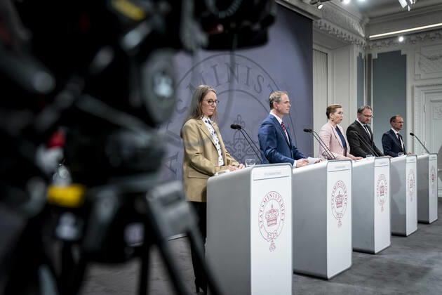 Prime Minister Mette Frederiksen S, Minister of Finance Nicolai Wammen S, Minister of Taxation Jeppe Bruus S, Minister of Climate and Energy Dan Joergensen S and Minister of the Environment Lea Wermelin S during a press conference on the governments reform proposal Denmark can Copyright: RitzauxScanpix MadsxClausxRasmussenx COP10604 spdk20220419-115207-L