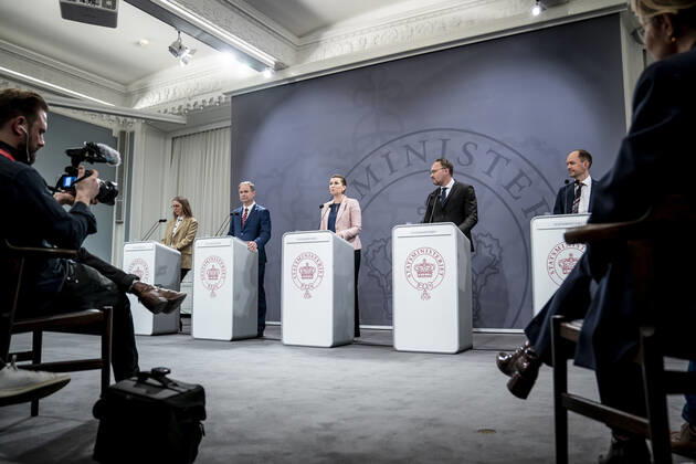 Prime Minister Mette Frederiksen S, Minister of Finance Nicolai Wammen S, Minister of Taxation Jeppe Bruus S, Minister of Climate and Energy Dan Joergensen S and Minister of the Environment Lea Wermelin S during a press conference on the governments reform proposal Denmark can Copyright: RitzauxScanpix MadsxClausxRasmussenx COP10604 spdk20220419-121151-L