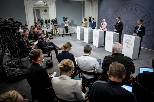 Prime Minister Mette Frederiksen S, Minister of Finance Nicolai Wammen S, Minister of Taxation Jeppe Bruus S, Minister of Climate and Energy Dan Joergensen S and Minister of the Environment Lea Wermelin S during a press conference on the governments reform proposal Denmark can Copyright: RitzauxScanpix MadsxClausxRasmussenx COP10604 spdk20220419-131714-L
