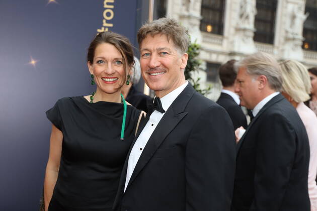 Romy Gala 2022 Vienna, 23 04 2022 Tobias MORETTI with wife Julia