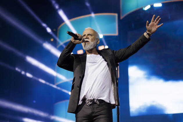 Singer Nino de Angelo at the big Schlagerfest XXL in the Lanxess Arena Cologne, 23 04 2022 NRW Germany Copyright: xChristophxHardtx