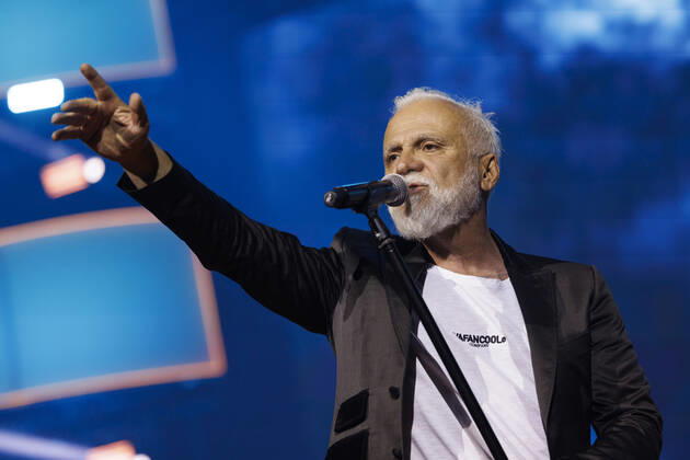 Singer Nino de Angelo at the big Schlagerfest XXL in the Lanxess Arena Cologne, 23 04 2022 NRW Germany Copyright: xChristophxHardtx