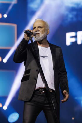 Singer Nino de Angelo at the big Schlagerfest XXL in the Lanxess Arena Cologne, 23 04 2022 NRW Germany Copyright: xChristophxHardtx